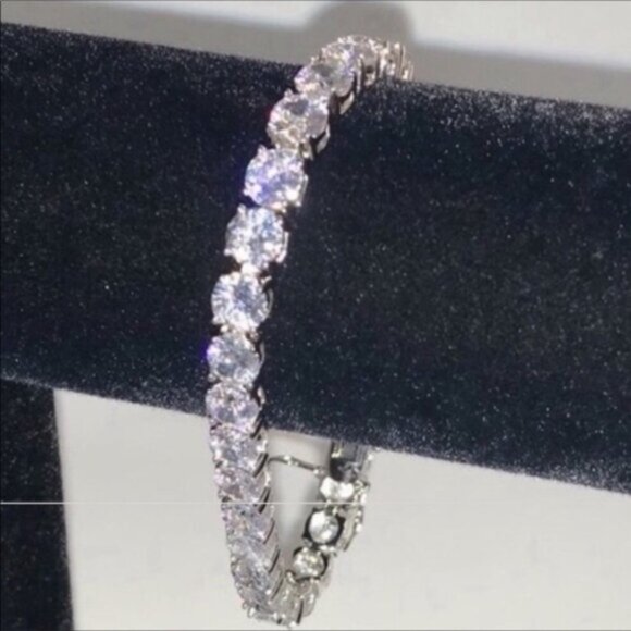 18k 30ct Tennis Bracelet - Picture 7 of 10